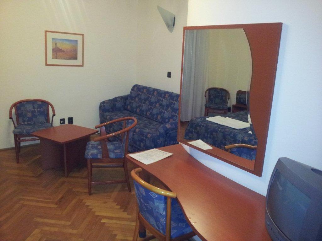 Fenyves Hotel Бекешчаба Экстерьер фото