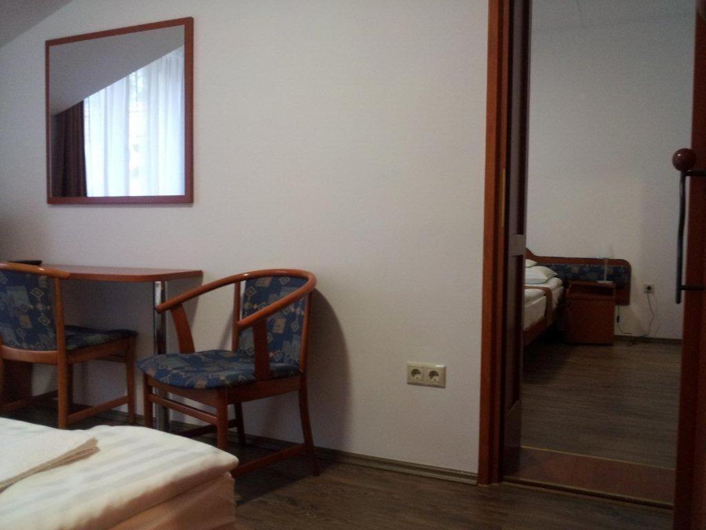 Fenyves Hotel Бекешчаба Экстерьер фото