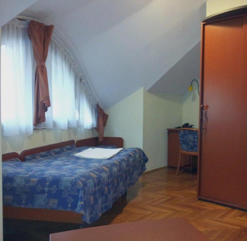 Fenyves Hotel Бекешчаба Экстерьер фото